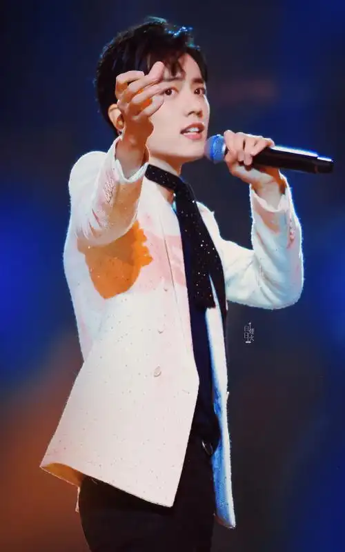 肖战 东方卫视跨年