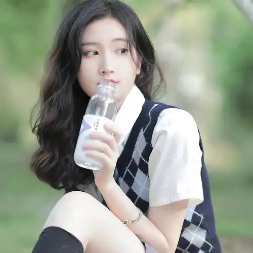 学院风女神头像