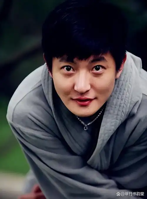 郭京飞:陆毅连襟,与鲍蕾妹一月闪婚,16年相伴生一子,幸福美满