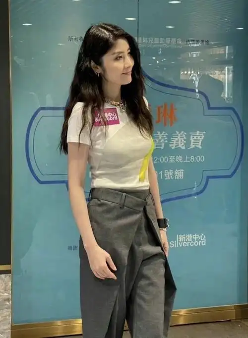 陈慧琳真的不老素人脸光滑饱满却老态明显她连一根白发都没