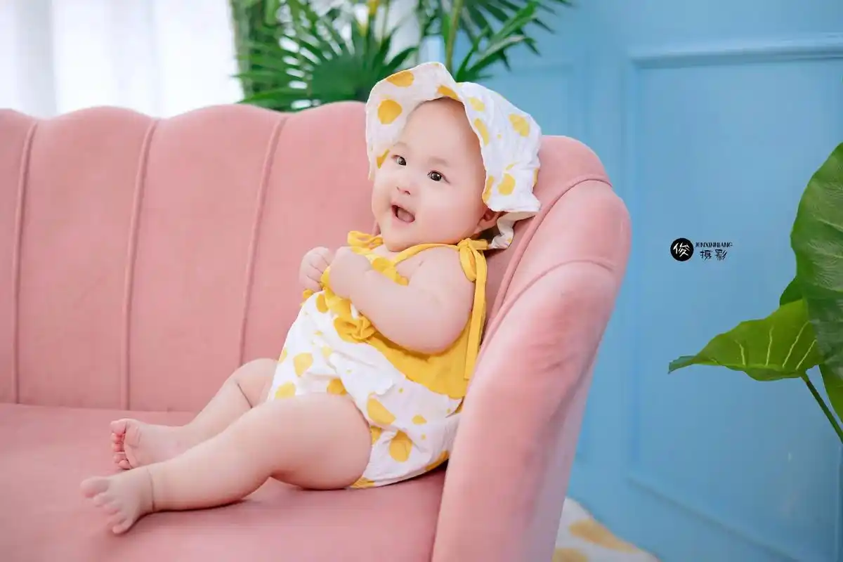 6个月大的宝宝,就是这么可爱,就是这么爱笑#俊新娘儿童摄影工 - 抖音
