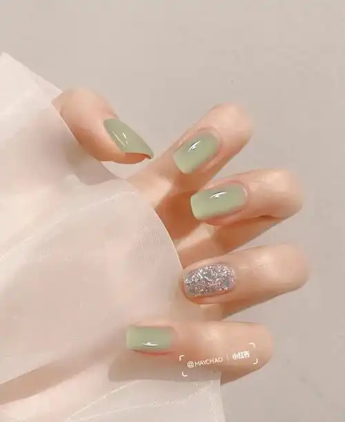 适合夏天的美甲,小红书美甲图片最新2022(超显白:夏日通勤必涂美甲款)