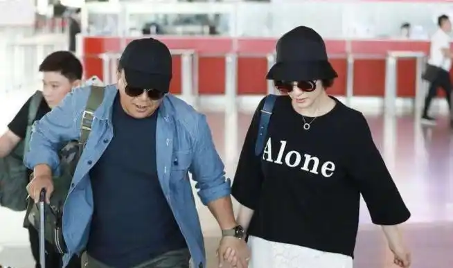 徐佳宁有几个老婆呢 他和李小冉是真的相爱吗-图1