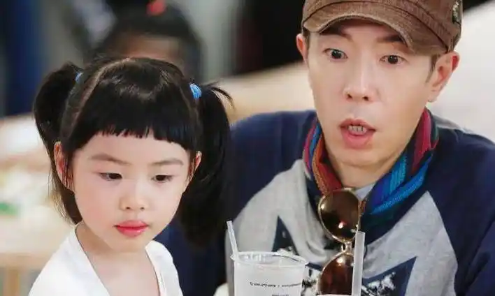 原创当朱茵女儿的照片曝光简直是小版的紫霞仙子太仙了