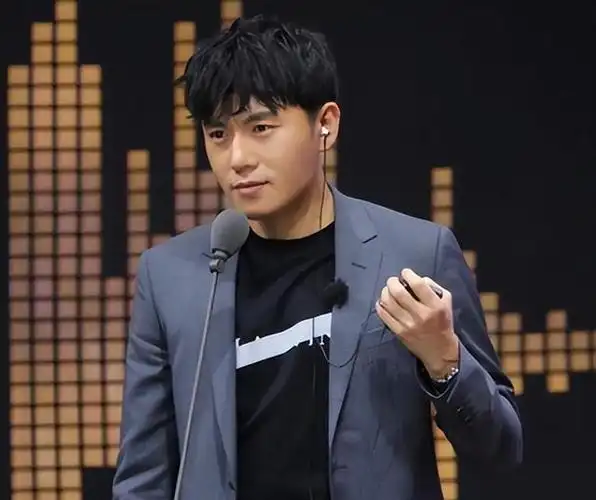 45岁"无人敢惹"的秦昊,再一次给娱乐圈敲响警钟