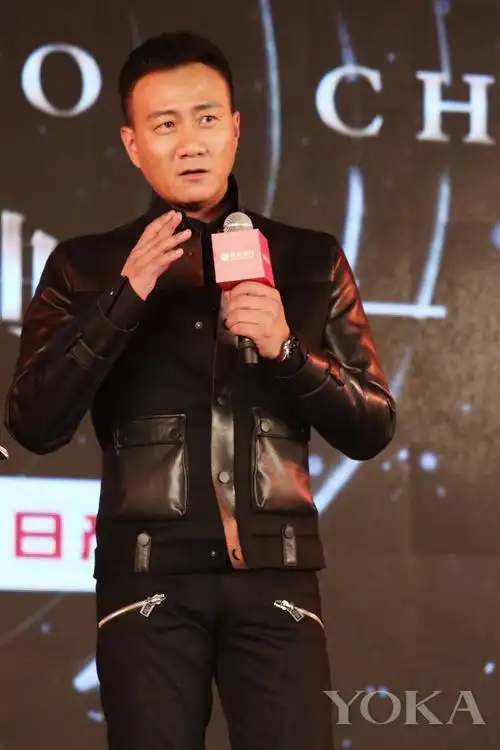 胡军王怡鸥亮相盛典 jun by yo获时尚大奖