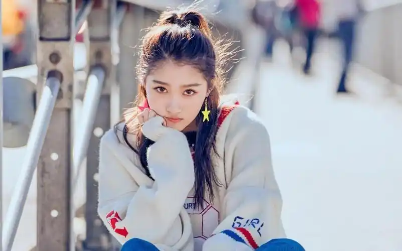 关晓彤个人简历资料(曾因演技身材遭质疑) - 娇娇网