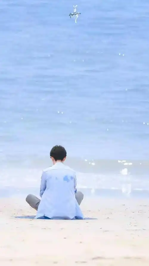 来一波肖战的背影杀