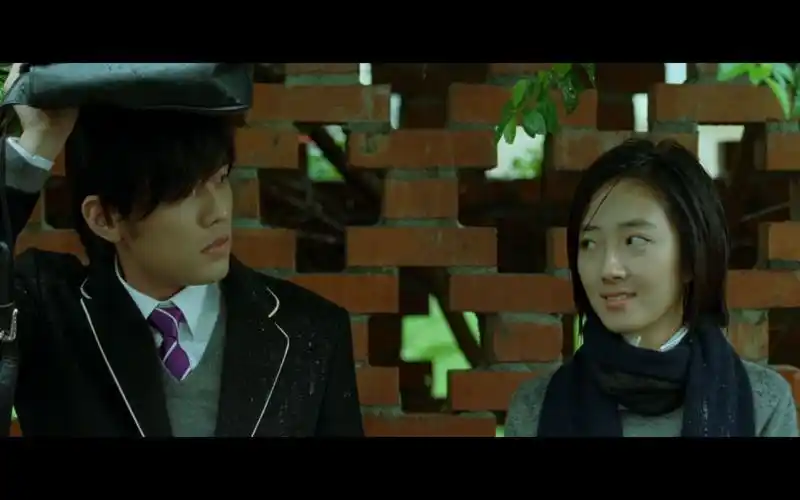 桂纶镁周杰伦最美的不是下雨天而是曾与你躲过雨的屋檐