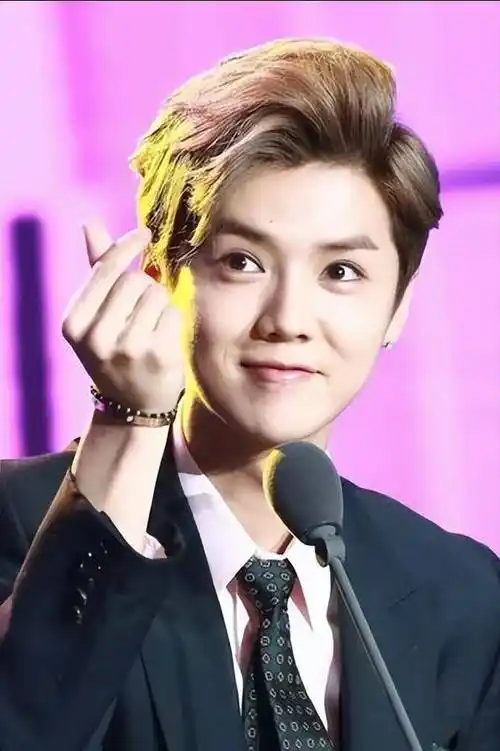 生日宴上,娱乐圈的人走茶凉又在鹿晗身上展现的淋漓尽致