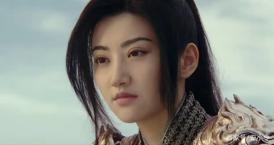 景甜在《长城》里的霸气剧照,不得不说她的气场很强!