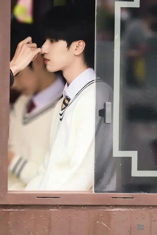 豪门贵公子严浩翔 阿严 藏不住.