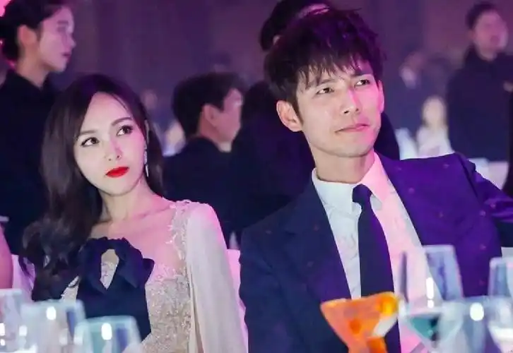 星闻联播东游记宝莲灯将翻拍钟汉良唐嫣同框