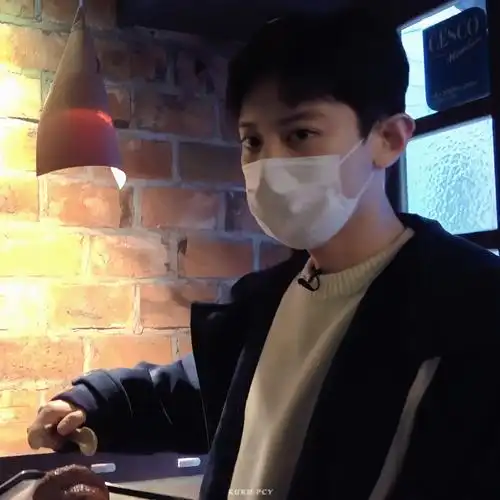 朴灿烈超话#朴灿烈心动时刻#【修图】女友视角拉满啊啊啊!