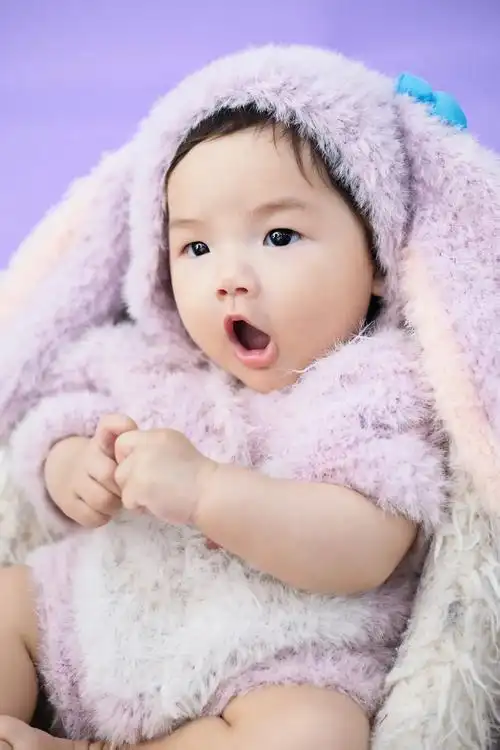 救命啊,她怎么那么可爱99 #治愈系笑容 #宝宝百天照 #这 - 抖音