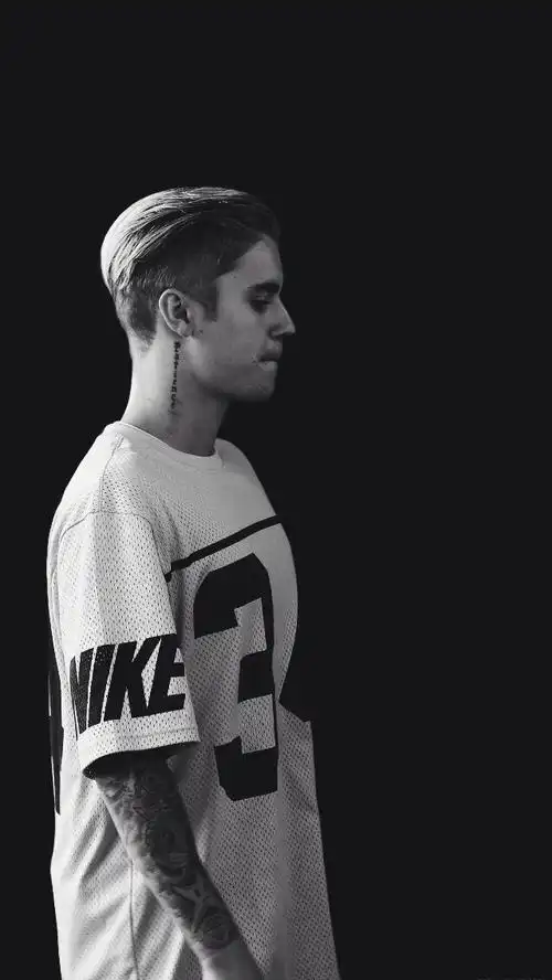 请赐我一张justinbieber的超清壁纸和头像吧谢谢