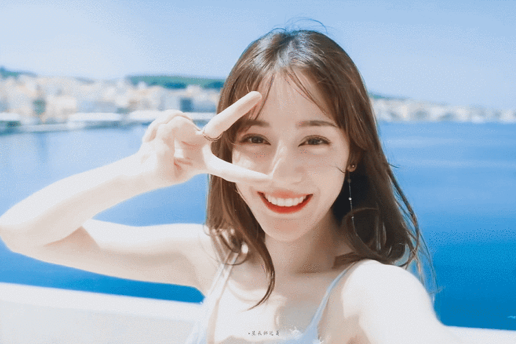 迪丽热巴动图 - 堆糖,美图壁纸兴趣社区