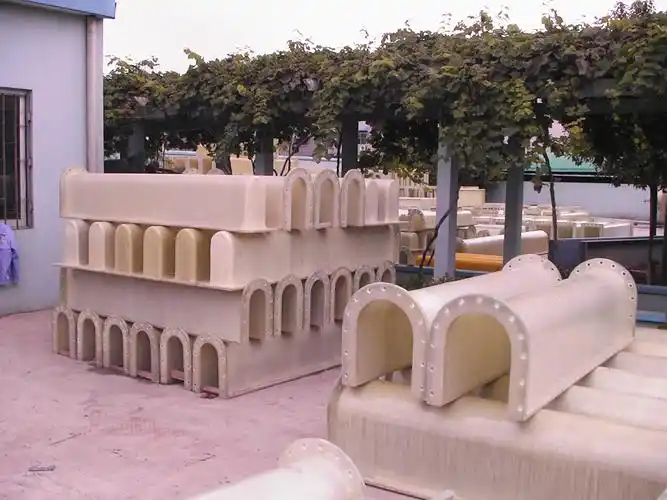 玻璃钢溜槽系列_玻璃钢雕塑_非标玻璃钢_污水处理_大气治理_化工设备