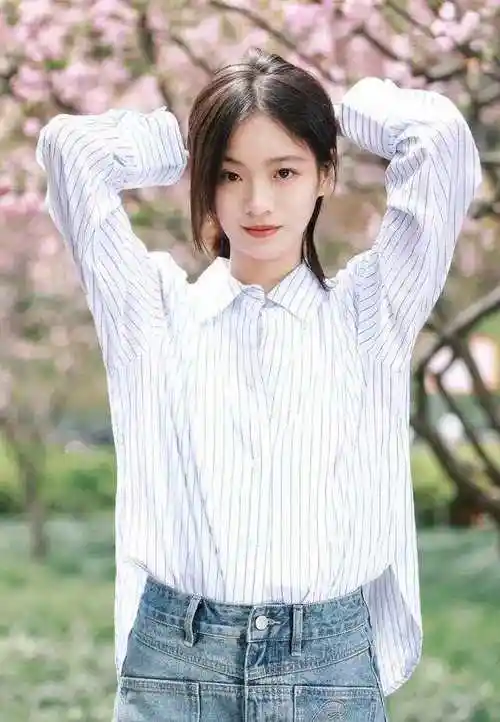 金鸡影后李庚希背景大揭秘:父亲是徐静蕾同学,母亲与张兰是闺蜜