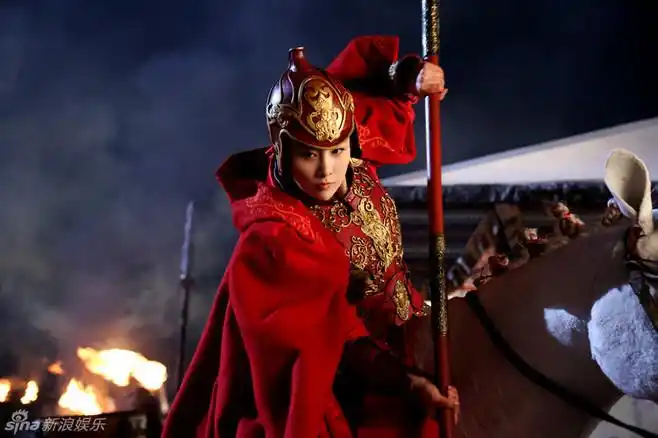 组图武神赵子龙贾青红衣英气穿铠甲骁勇贾青霸气挑战女将军公孙宝月