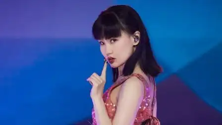 快本:追星锦鲤黄龄终于和"偶得不能再像"了,张信哲同台合唱!