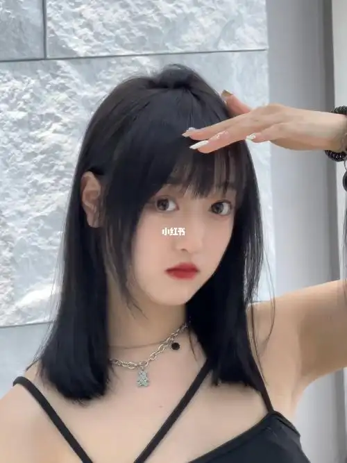 圆脸方脸都很适合的层次感锁骨发清爽轻盈