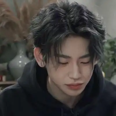 小鬼王琳凯头像