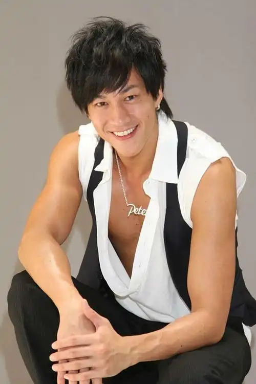 45岁何润东从肌肉型男到身材发福中年男如何摆脱身材走样的怪圈