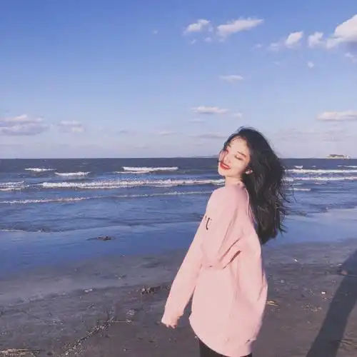 女生头像侧脸蓝色系_第1页