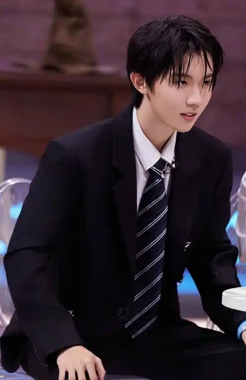 今晚开播,时代少年团化身"魔法学子"_杨迪_马嘉祺_丁程鑫