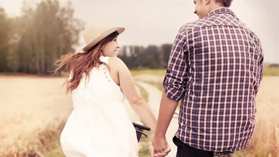 欧美情侣甜蜜浪漫电脑桌面壁纸下载