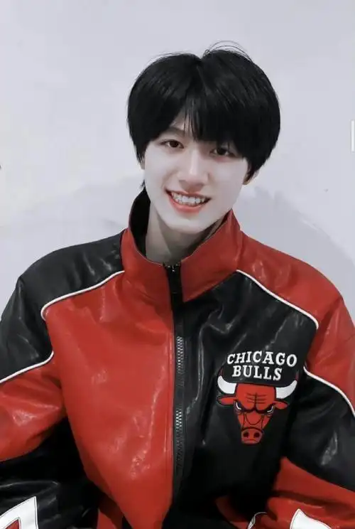 朱志鑫晒17岁生日照