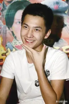 杨洋:这辈子做过正确的选择,就是曾经去了军艺中专班追逐梦想