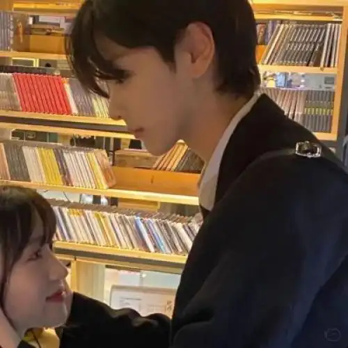 复古真人恩爱很甜又虐狗的情侣头像2022最新版一男一女