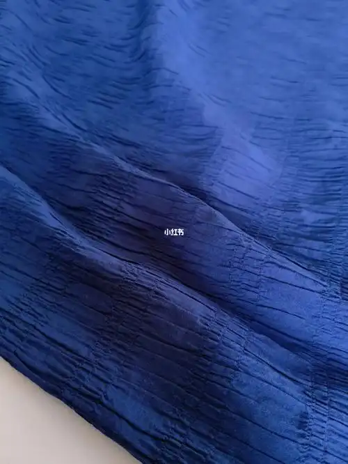 藏青色树皮皱弹力面料