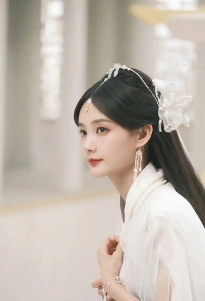 壁纸|头像|李一桐 从半妖倾城就好吃她的颜