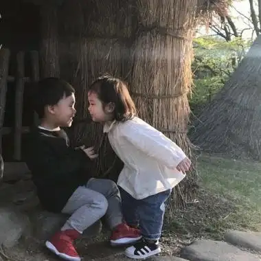 可爱的抖音最火萌娃情侣头像真人图片