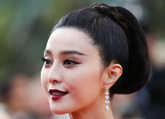 范冰冰的耳朵长得好奇怪啊!谁知道这是什么耳?