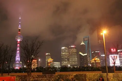 2021外滩基本上是拿下中国城市最美夜景的了,夜上海的美甚至能和纽约