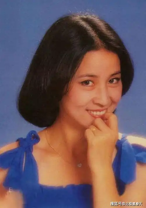 为成龙远赴美国产子,遭吴绮莉逼宫却不离婚,林凤娇真的太狠了