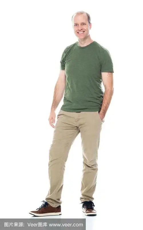 30-39岁成人全身图/正面图中年人/中年人站立