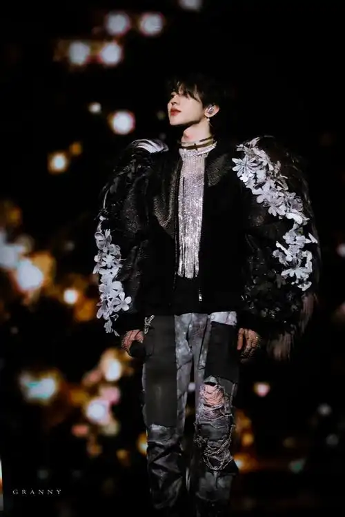 蔡徐坤2021个人巡回演唱会