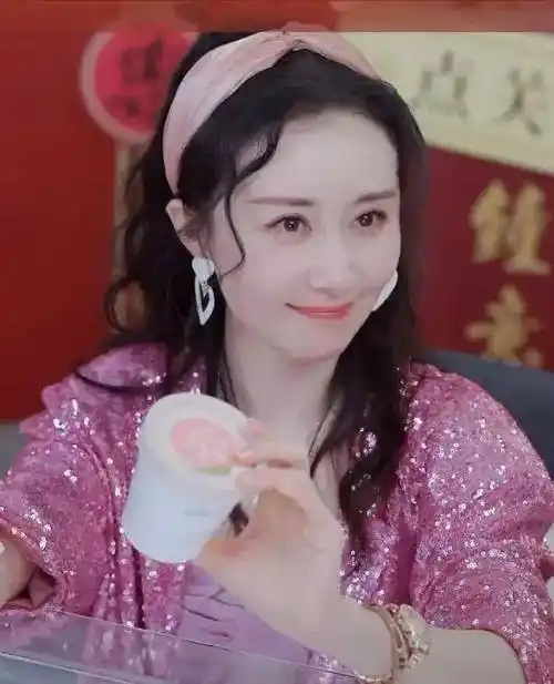 第五位 李小璐提起马苏就不得不提李小璐,李小璐和马苏一样,在表演