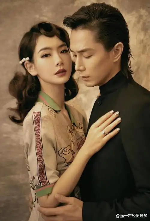 戚薇和李承铉结婚九周年纪念日引发了人们对他们爱情故事的兴趣.