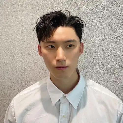 男生夏天发型别"随便乱剪",这6款短发很百搭,干净又帅气|刘海|露额