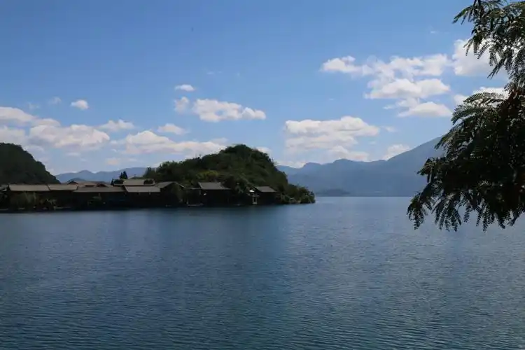 心灵回响,深蓝色的泸沽湖