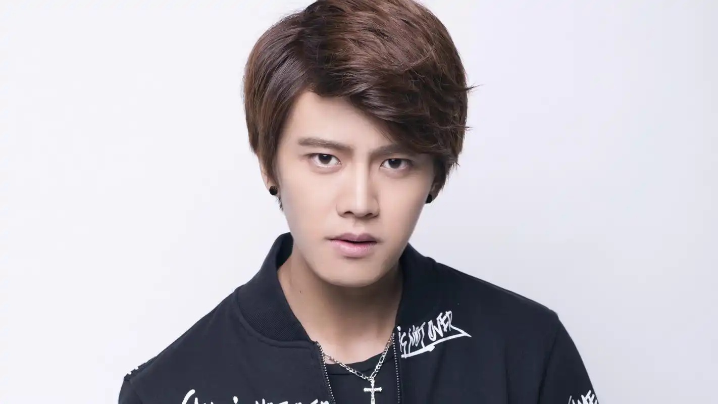 帅哥小鲜肉任嘉伦演员桌面壁纸 - 第14张