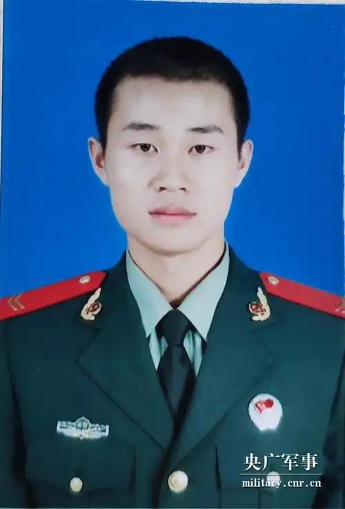 中国退役军人丨赵佳乐一位大学生士兵退伍返校的960天