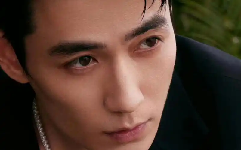 这朱一龙帅的不要不要的