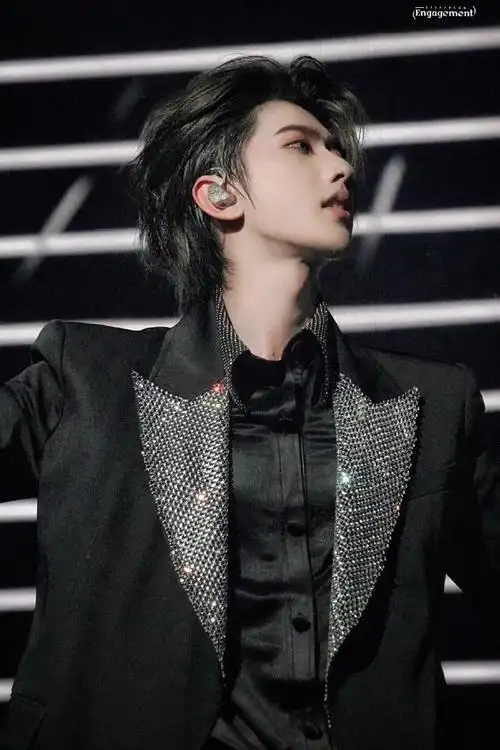 蔡徐坤#被霜打过的玫瑰依旧耀眼95  03蔡徐坤 cxk 蔡徐坤帅气